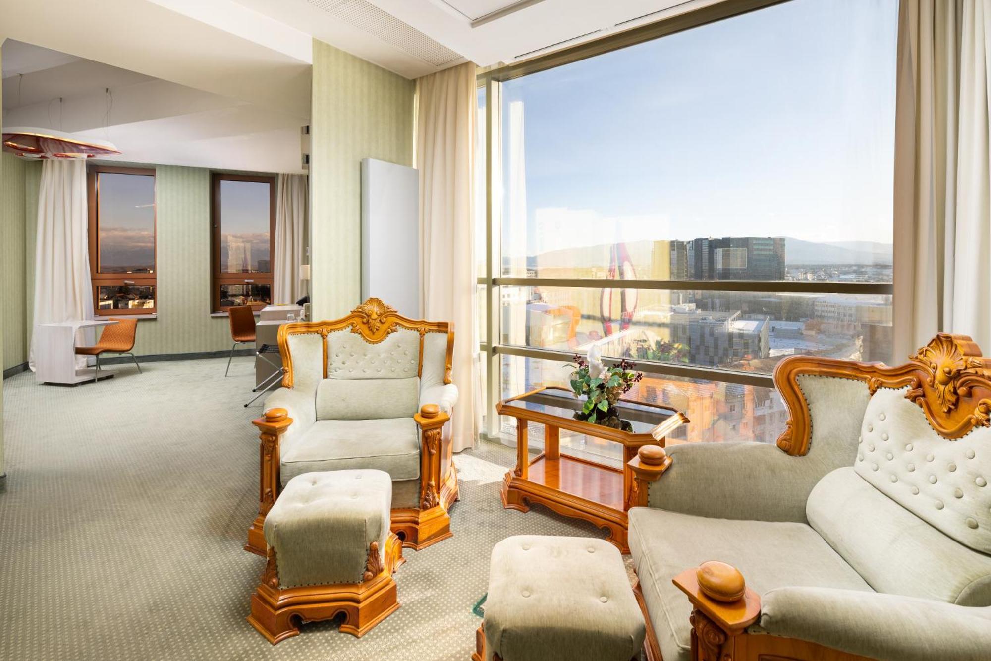 Hotel Golden Tulip Ana Tower ซีบิว ภายนอก รูปภาพ