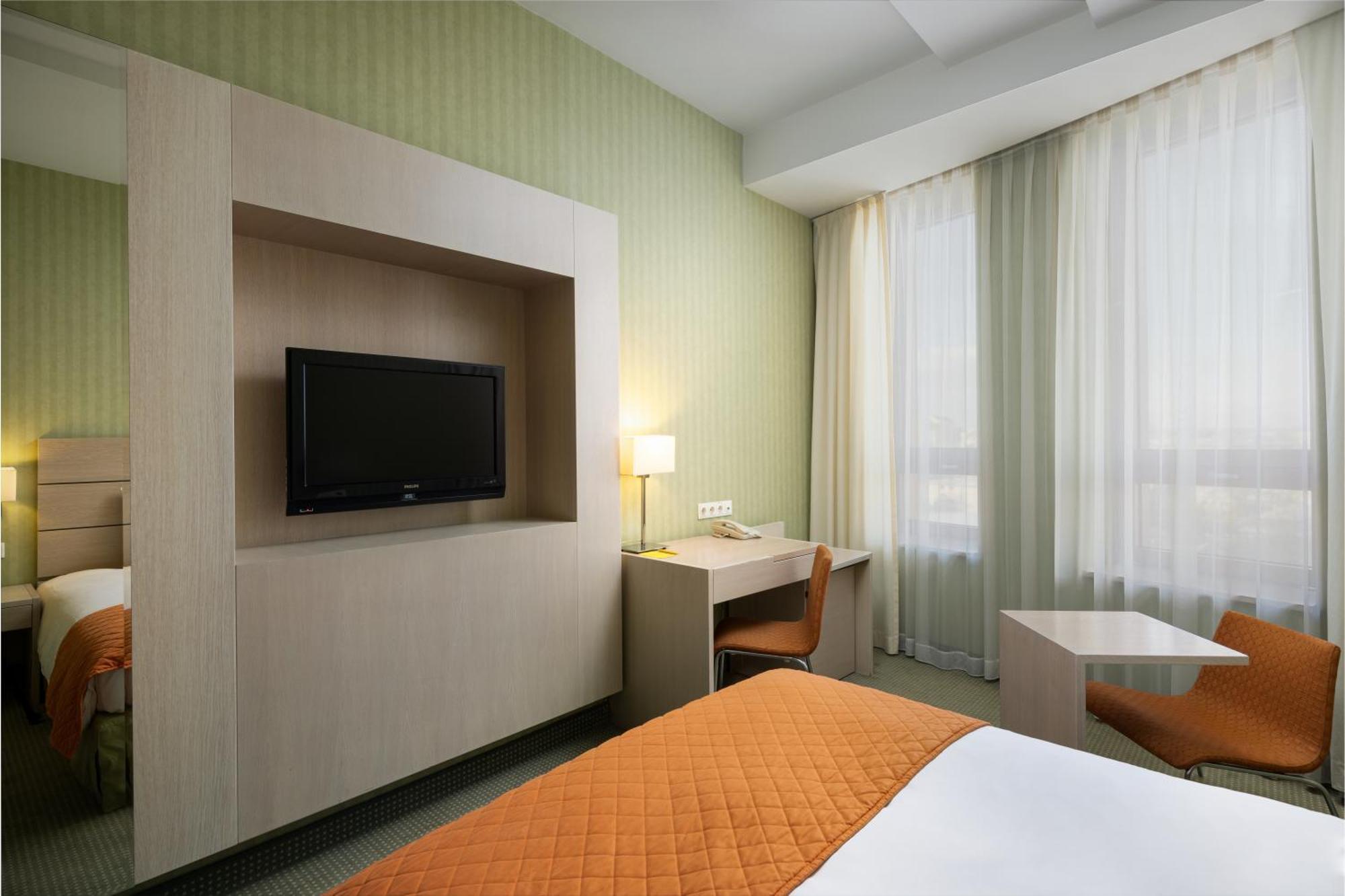 Hotel Golden Tulip Ana Tower ซีบิว ภายนอก รูปภาพ