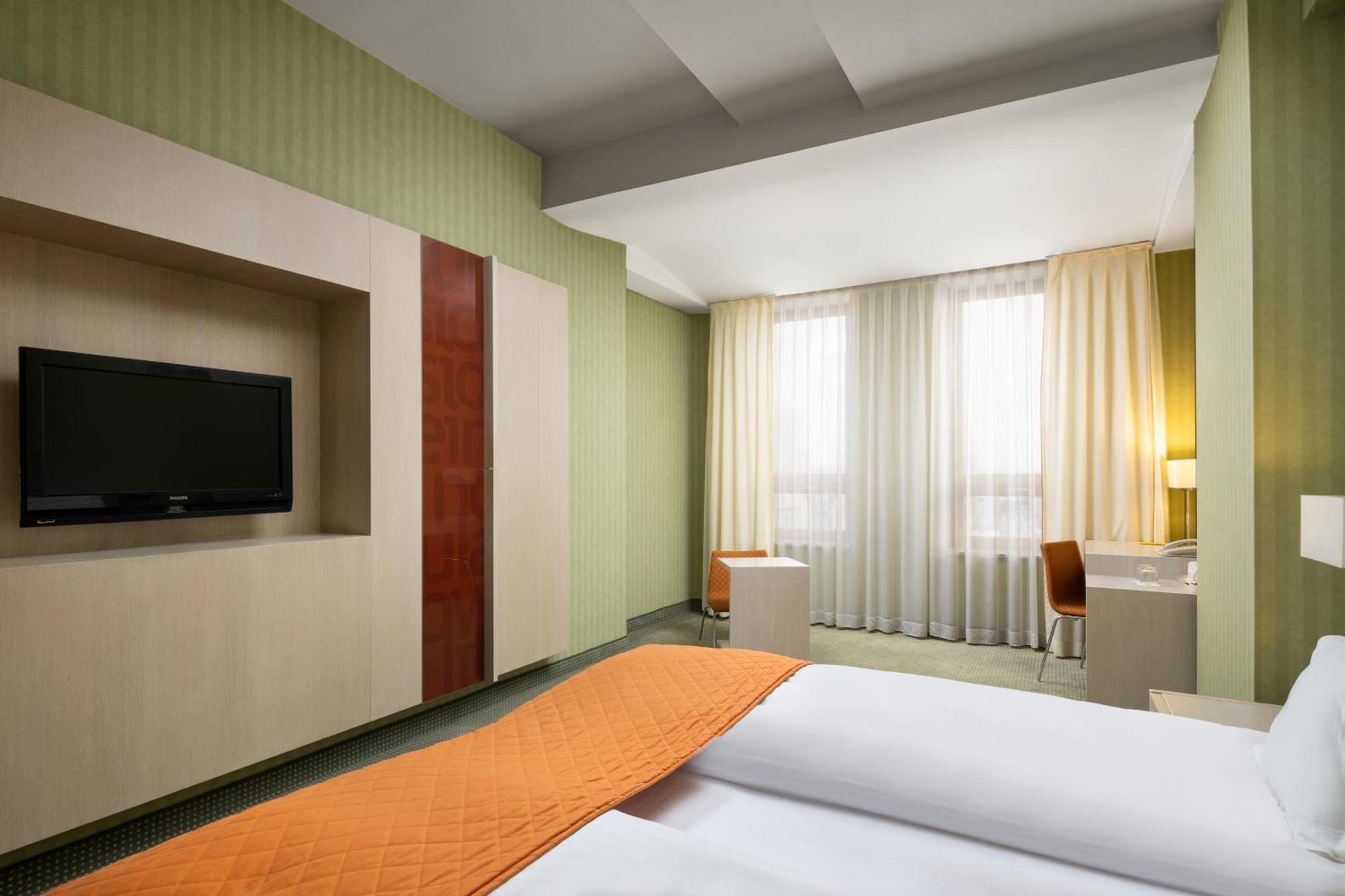 Hotel Golden Tulip Ana Tower ซีบิว ภายนอก รูปภาพ